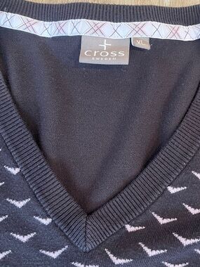 Men's Black/pink Swedish Golf V Neck Sweater with Subtle Pattern - XL